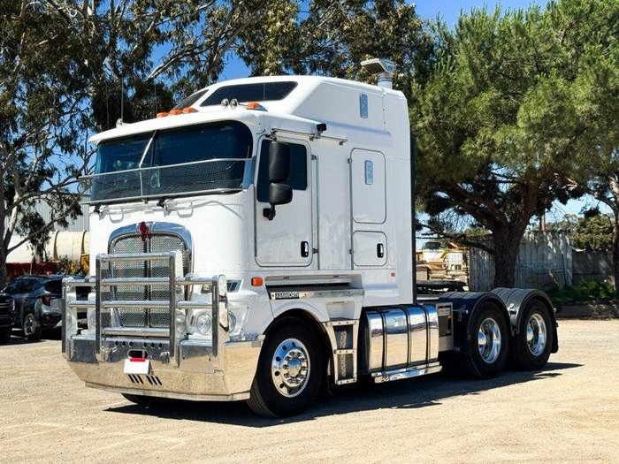 2016 Kenworth K200 Big Cab 6X4 Prime Mover **Service History**