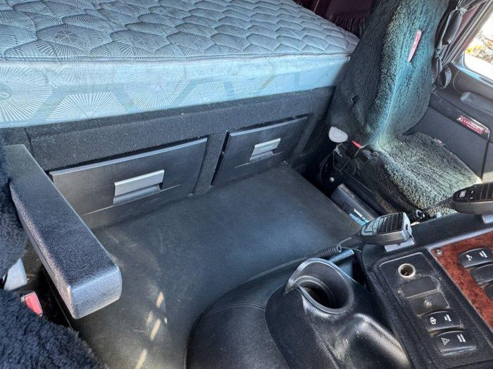 2016 Kenworth K200 Big Cab 6X4 Prime Mover **Service History**