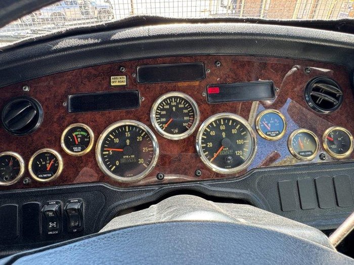 2016 Kenworth K200 Big Cab 6X4 Prime Mover **Service History**