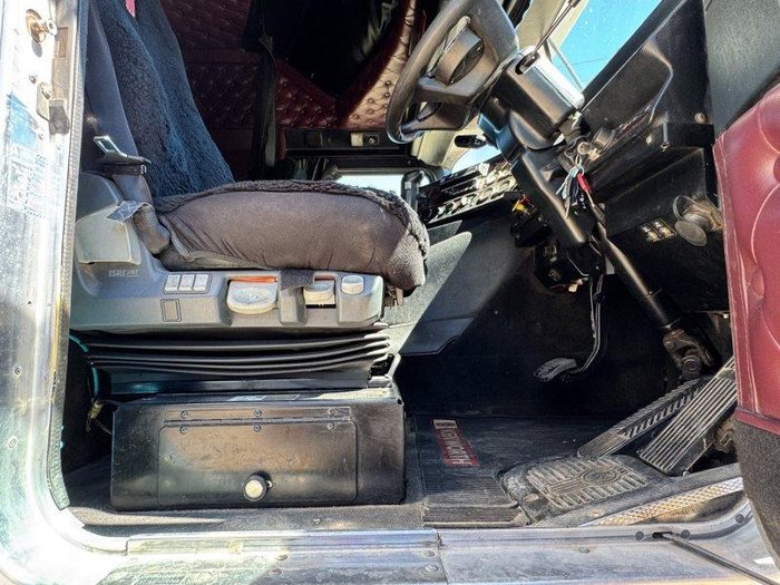 2016 Kenworth K200 Big Cab 6X4 Prime Mover **Service History**