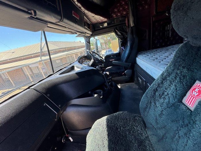 2016 Kenworth K200 Big Cab 6X4 Prime Mover **Service History**