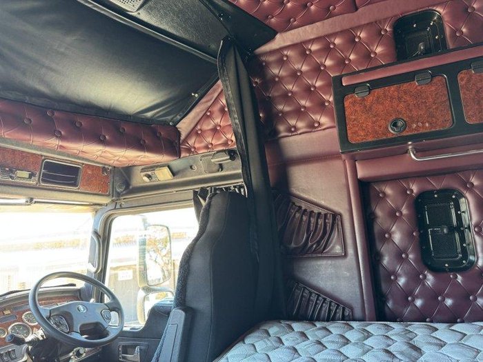 2016 Kenworth K200 Big Cab 6X4 Prime Mover **Service History**