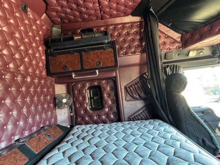 2016 Kenworth K200 Big Cab 6X4 Prime Mover **Service History**