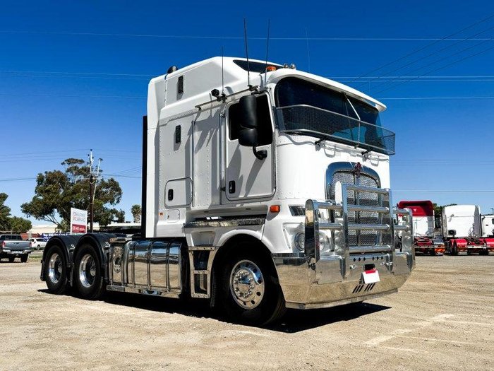 2016 Kenworth K200 Big Cab 6X4 Prime Mover **Service History**