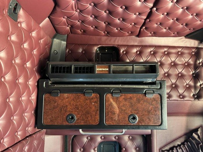 2016 Kenworth K200 Big Cab 6X4 Prime Mover **Service History**