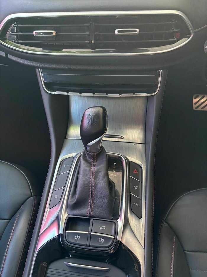 2023 MG HS Essence X