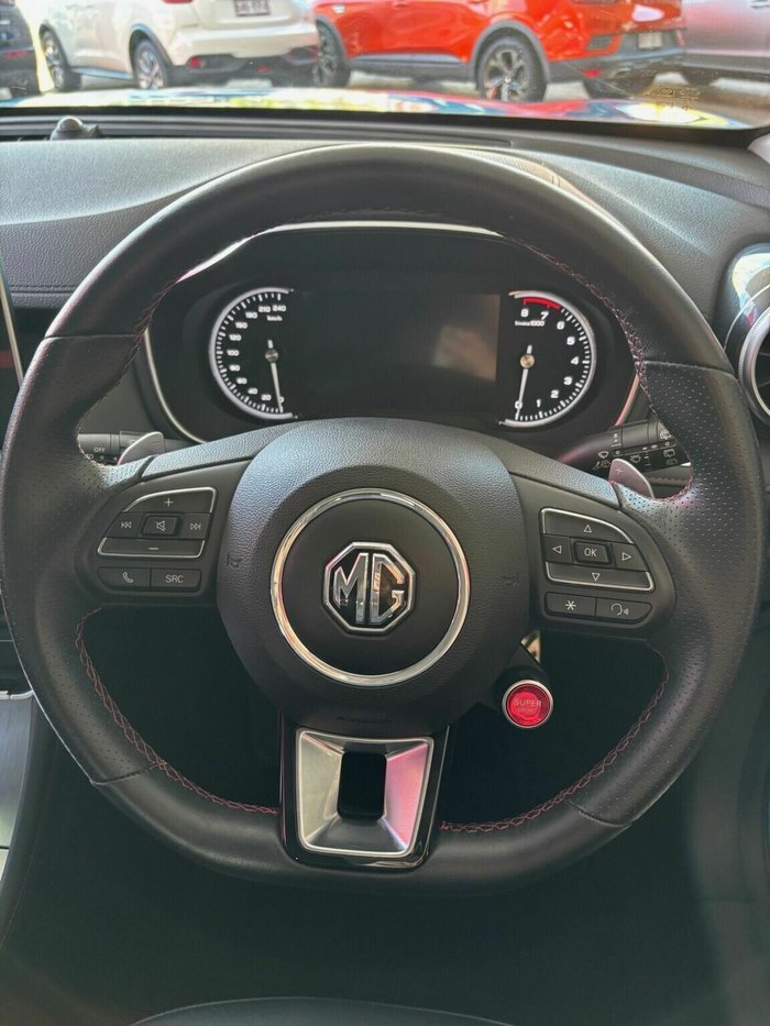 2023 MG HS Essence X
