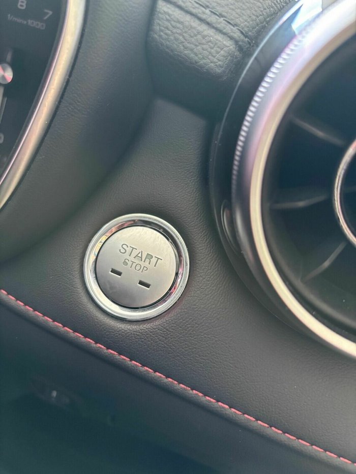 2023 MG HS Essence X