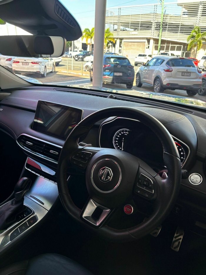 2023 MG HS Essence X