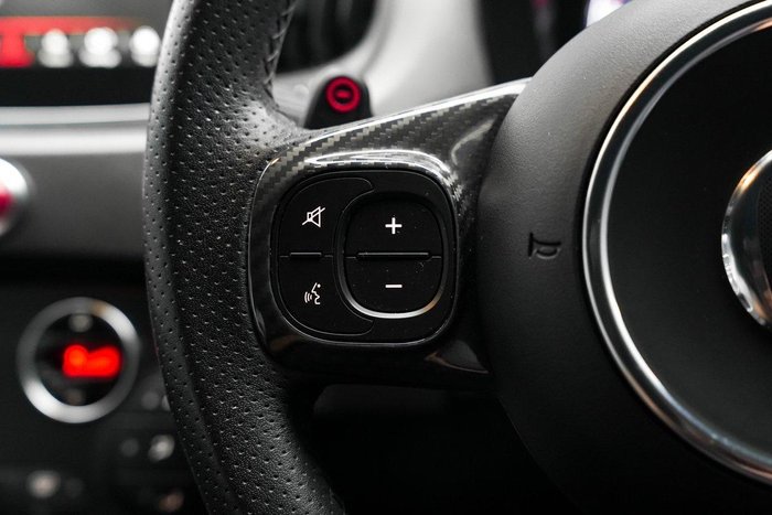 2020 Abarth 695 70 Anniversario