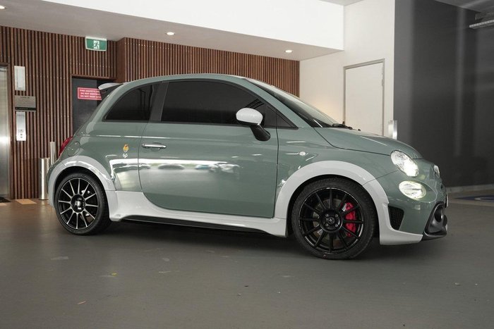 2020 Abarth 695 70 Anniversario