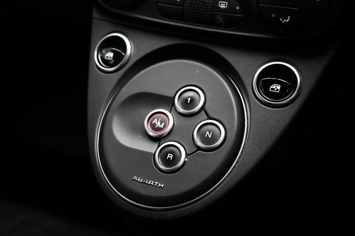 2020 Abarth 695 70 Anniversario