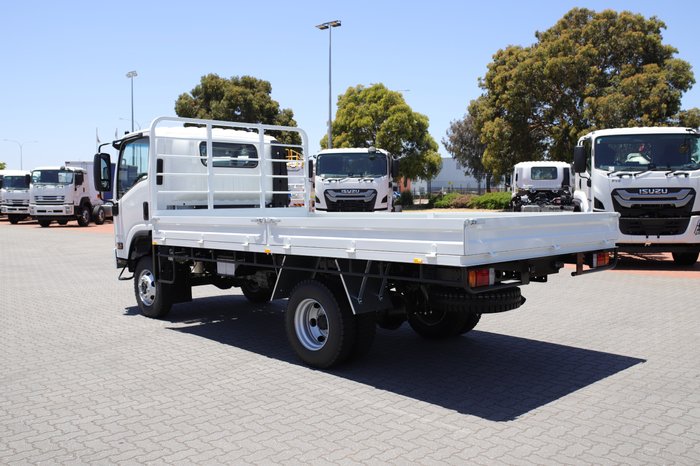 2025 Isuzu Trucks NPS 75/45-155 NEW  4x4 Tray