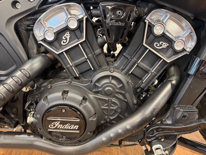 2018 Indian SCOUT BOBBER THUNDER BLACK Black