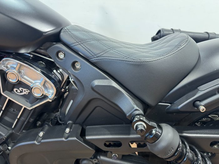 2018 Indian SCOUT BOBBER THUNDER BLACK Black