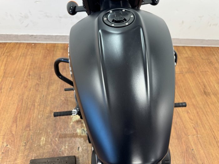 2018 Indian SCOUT BOBBER THUNDER BLACK Black