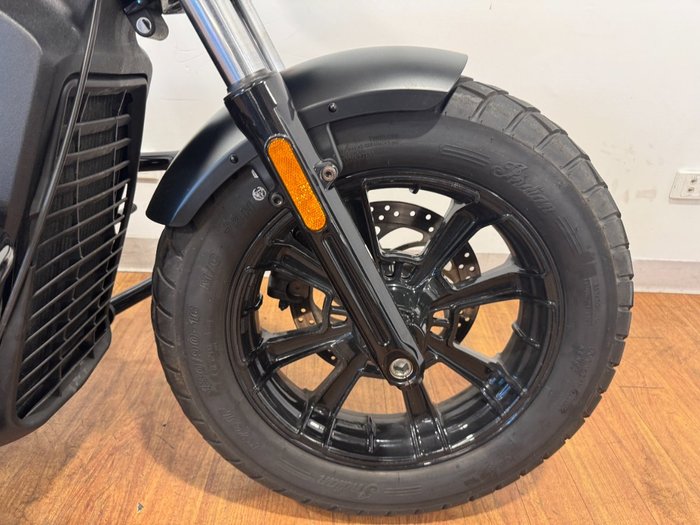 2018 Indian SCOUT BOBBER THUNDER BLACK Black