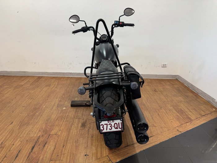 2018 Indian SCOUT BOBBER THUNDER BLACK Black
