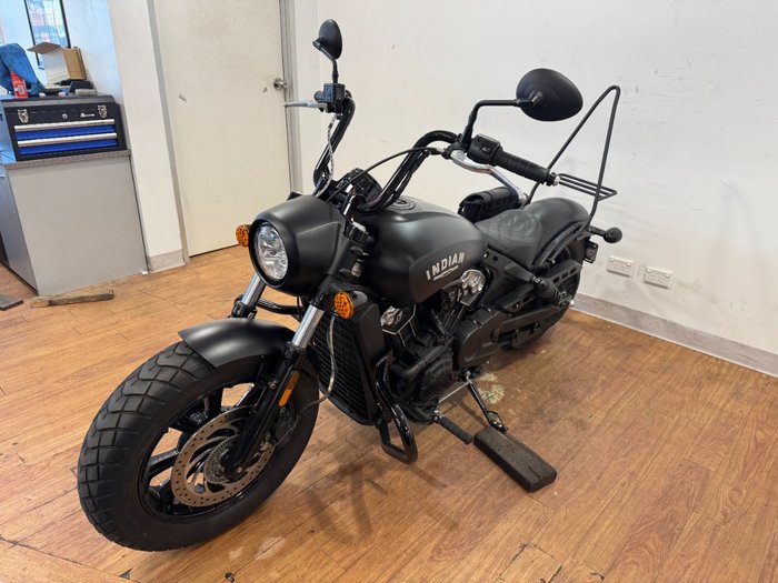 2018 Indian SCOUT BOBBER THUNDER BLACK Black