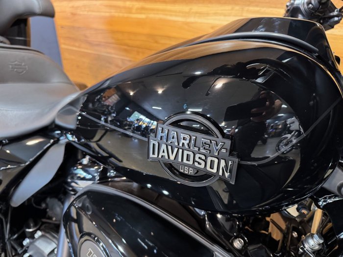 2025 Harley-davidson 2025 Harley-Davidson 1900CC FLHXU Street Glide Ultra 117 BLACK