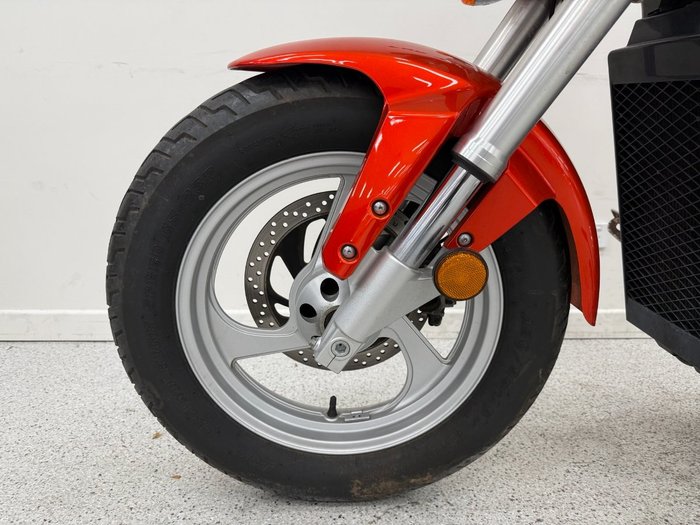2009 Suzuki VZ800 (BOULEVARD M50) Orange