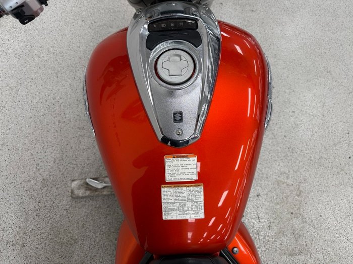 2009 Suzuki VZ800 (BOULEVARD M50) Orange