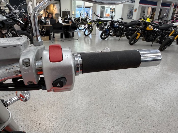 2009 Suzuki VZ800 (BOULEVARD M50) Orange