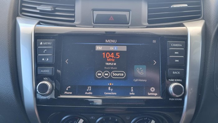 2021 Nissan Navara SL