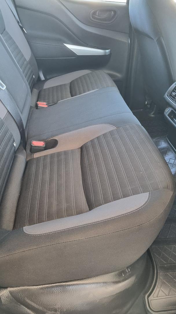 2021 Nissan Navara SL