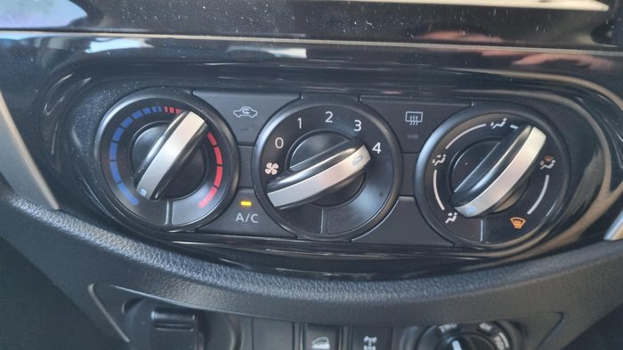 2021 Nissan Navara SL