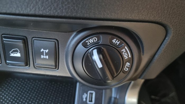 2021 Nissan Navara SL