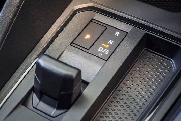 2025 Volkswagen Caddy TSI220