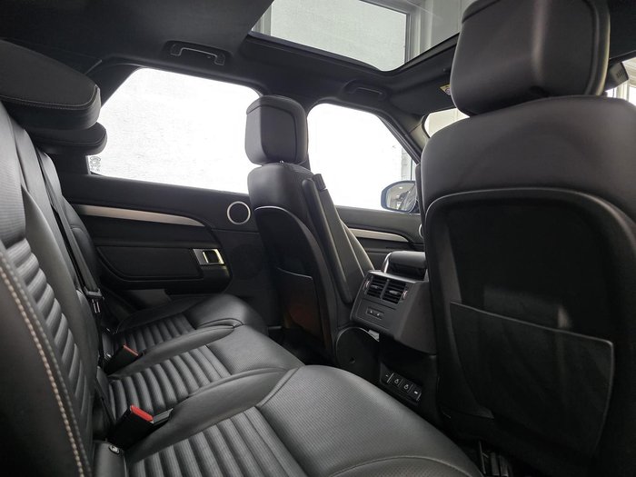 2021 Land Rover Discovery D300 R-Dynamic SE