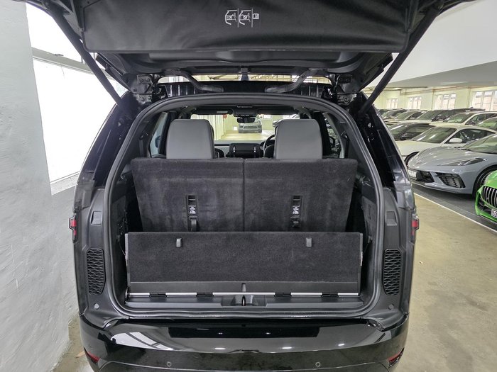 2021 Land Rover Discovery D300 R-Dynamic SE