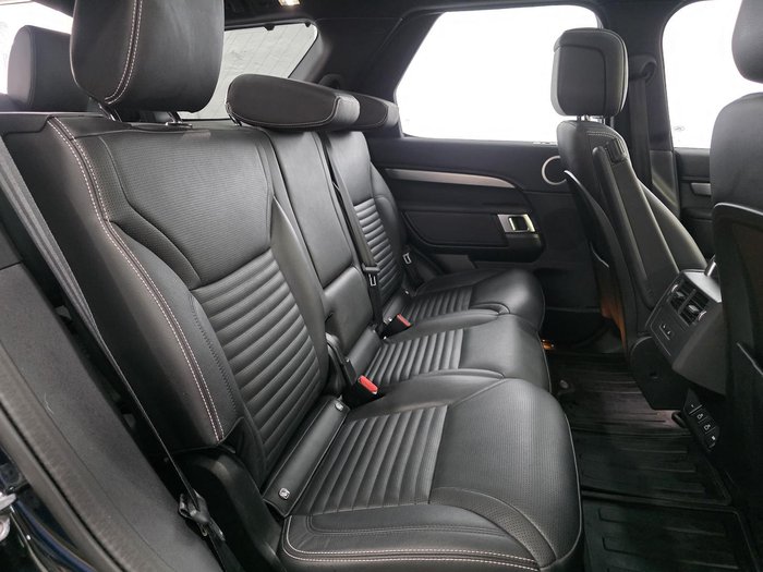 2021 Land Rover Discovery D300 R-Dynamic SE