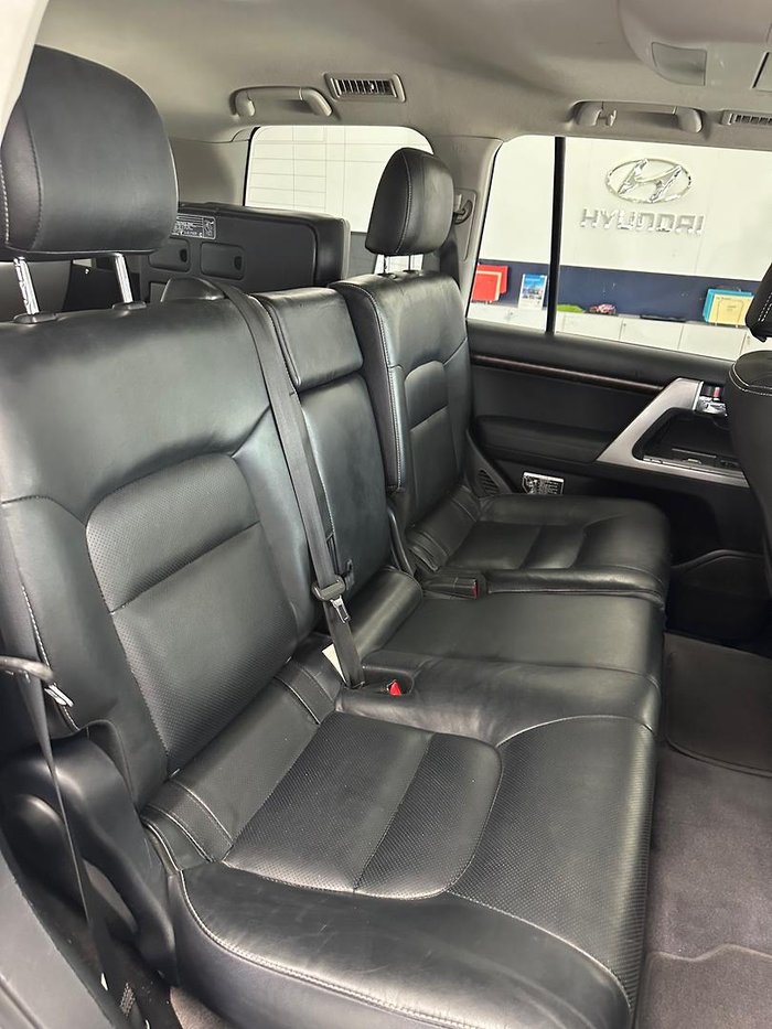 2012 Toyota Landcruiser Sahara VDJ200R MY10 4X4 Constant Glacier White