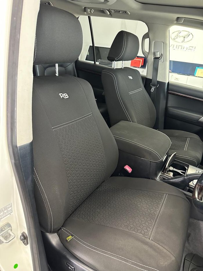 2012 Toyota Landcruiser Sahara VDJ200R MY10 4X4 Constant Glacier White