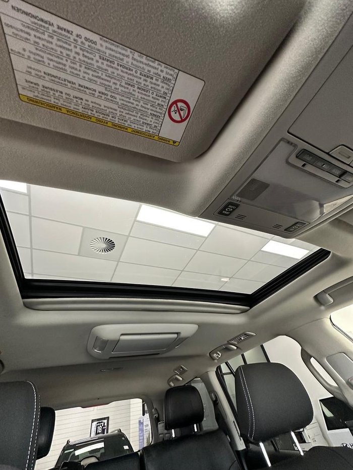 2012 Toyota Landcruiser Sahara VDJ200R MY10 4X4 Constant Glacier White