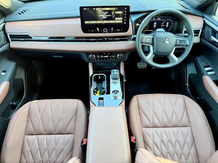 2025 Mitsubishi Outlander Exceed Tourer