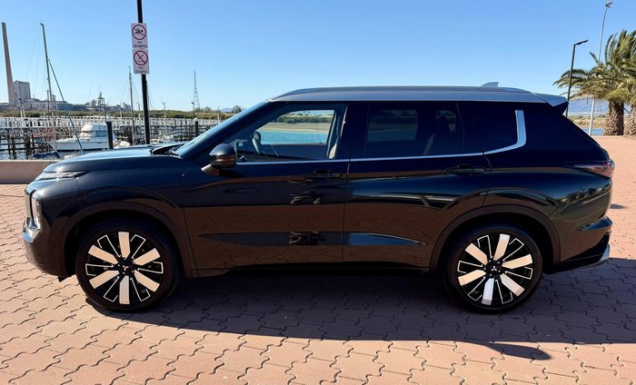 2025 Mitsubishi Outlander Exceed Tourer