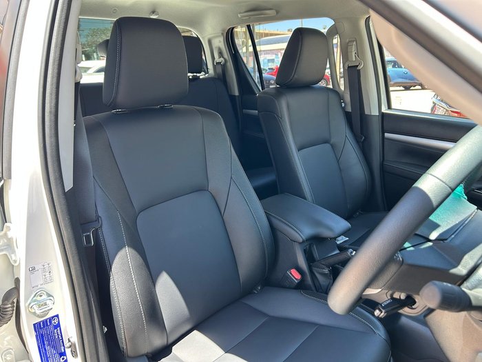 2025 Toyota Hilux SR5 48V GUN126R 4X4 Dual Range Glacier White