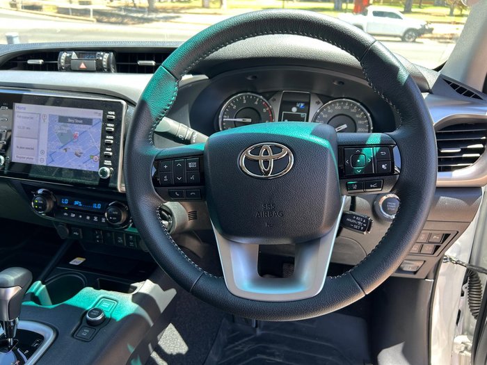 2025 Toyota Hilux SR5 48V GUN126R 4X4 Dual Range Glacier White