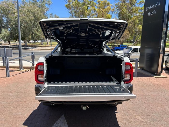 2025 Toyota Hilux SR5 48V GUN126R 4X4 Dual Range Glacier White