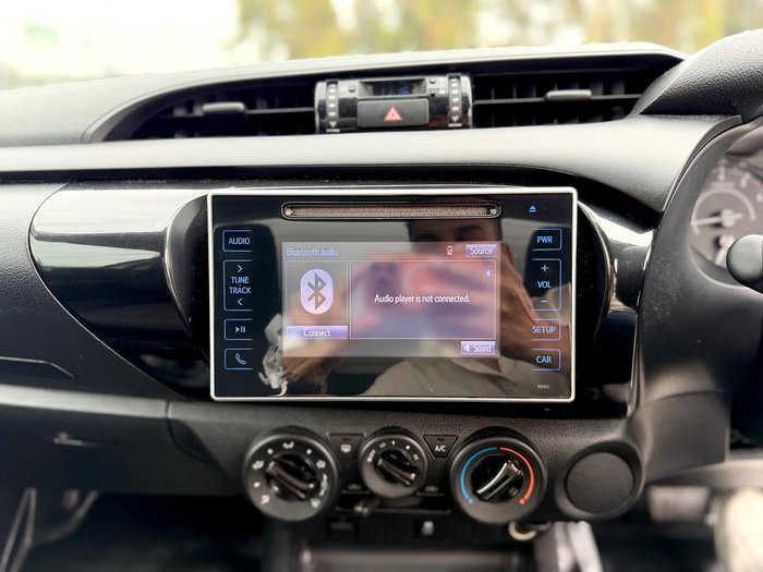 2018 Toyota Hilux Workmate TGN121R 4x2 Glacier White