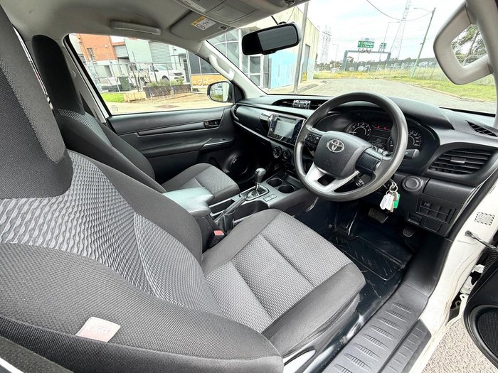 2018 Toyota Hilux Workmate TGN121R 4x2 Glacier White