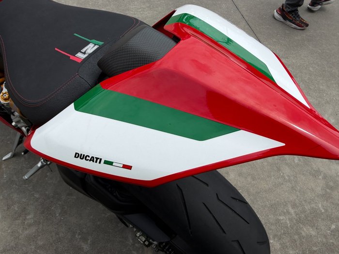 2024 DUCATI PANIGALE V2 BAYLISS 20TH ANNIV Red