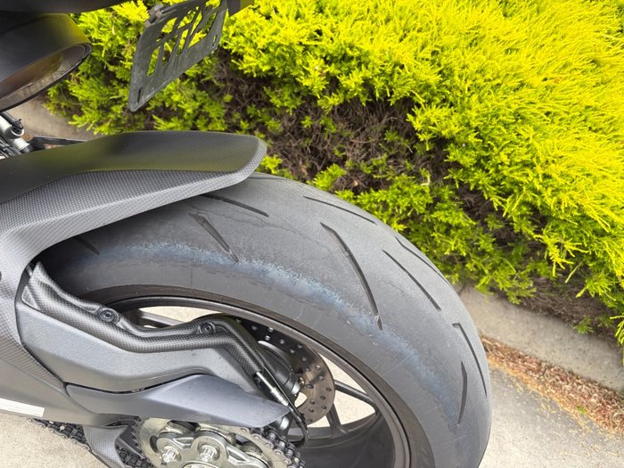 2024 DUCATI PANIGALE V2 BAYLISS 20TH ANNIV Red