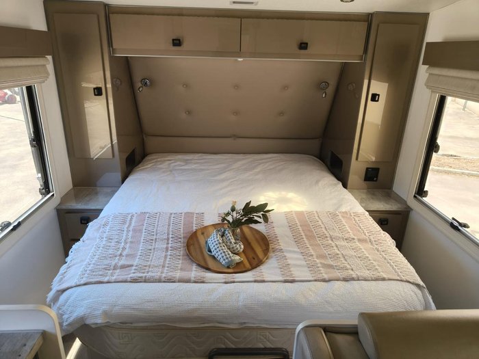 2020 JB Caravans Scorpion Sting 20'6 Rd Cafe