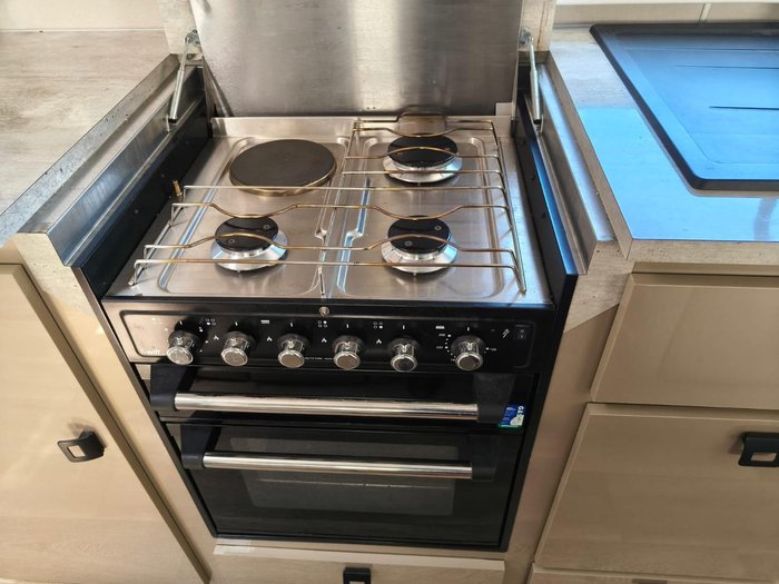 2020 JB Caravans Scorpion Sting 20'6 Rd Cafe