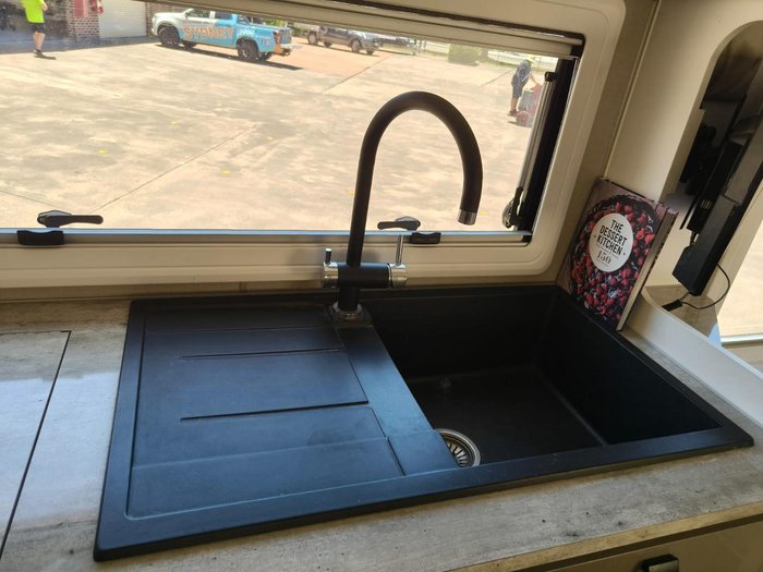 2020 JB Caravans Scorpion Sting 20'6 Rd Cafe